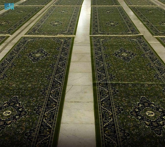 25,000 new luxurious carpets were equipped in the Grand Mosque